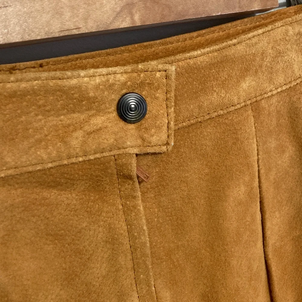 Vintage Suede Pencil Skirt, Melbourne Country Clothing Company, Size 10 Camel - Picture 6 of 8